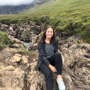 Meet your Posher, Abigail